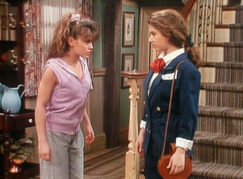 Samantha (Alyssa Milano, l.) streitet mit ihrer Freundin Bonnie (Shanna Lane-Block, r.). – Bild: Columbia