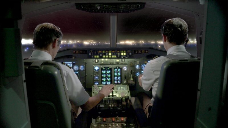 Die beiden Piloten bereiten sich auf den Abflug vor. (Wiederherstellung) – Bild: PLURIMEDIA (Cineflix)