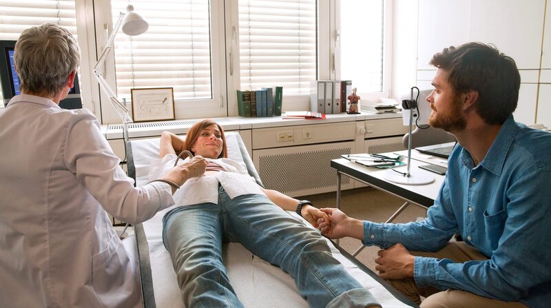 Familie ist kein Wunschkonzert – Bild: ZDF und ARD Degeto/​Maor Waisburd.