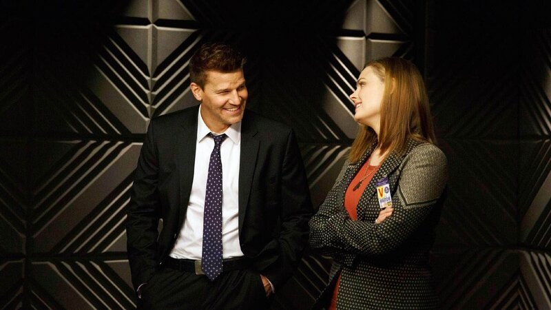 Booth (David Boreanaz) und Brennan (Emily Deschanel) – Bild: TVNOW /​ FOX