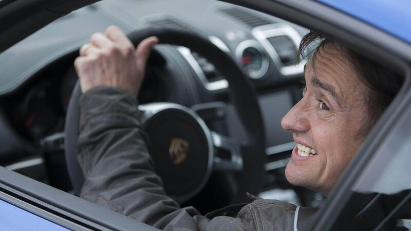 Richard Hammond im Porsche Cayman GTS – Bild: TVNOW /​ © BBC Worldwide