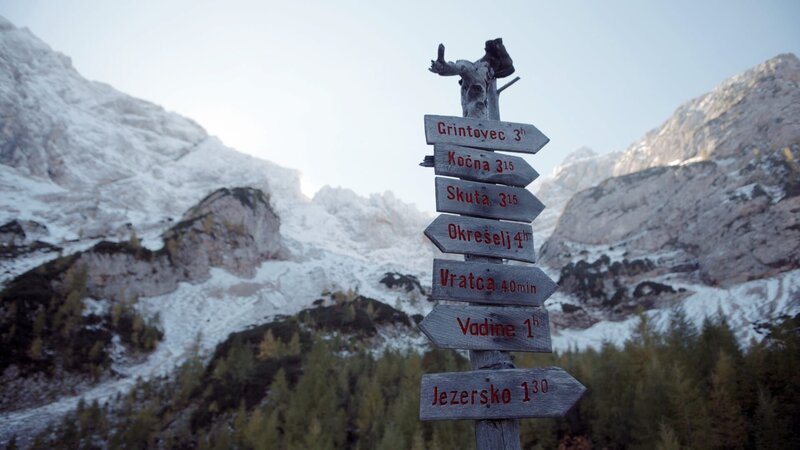 Wegeorientierungen bei der tschechischen Hütte. – Bild: ORF/ORF III/Leopold Fuchs Wegeorientierungen bei der tschechischen Hütte. – Bild: ORF/ORF III/Leopold Fuchs