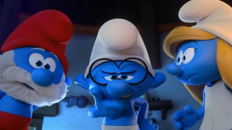 Hefty, Papa Schlumpf und Schlumpfine machen eine merkwürdige Beobachtung. – Bild: KiKA/​Peyo Productions, Dupuis Ã‰dition & Audiovisuell 2020