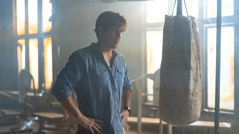 Christian Kane as Alex Walker – Bild: AXN Black