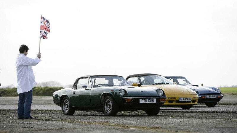 Die Jensen Healey, Lotus Elan und der TVR auf dem Lotus Test Track. – Bild: RTL /​ © BBC Worldwide