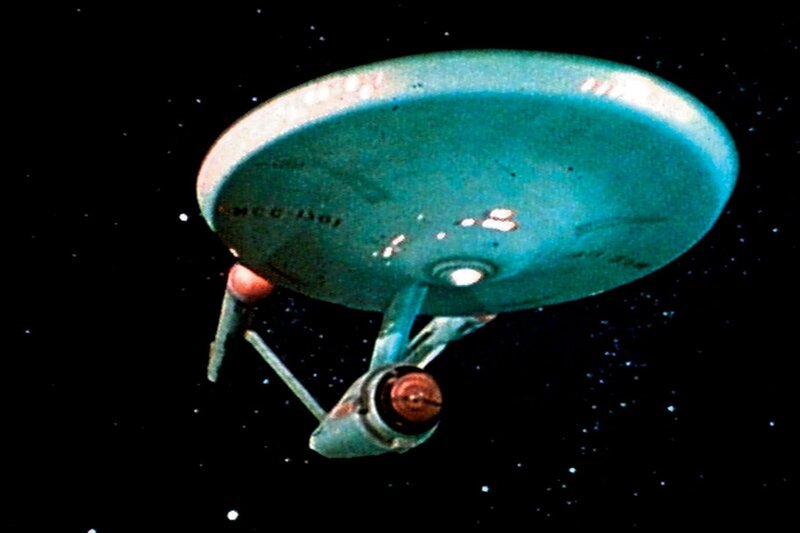 U.S.S Enterprise in space – Bild: AXN Sci-fi