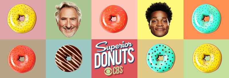 (1. Staffel) – Superior Donuts – Artwork – Bild: 2016 CBS Broadcasting, Inc. All Rights Reserved. Lizenzbild frei