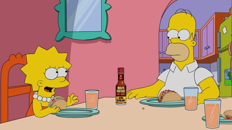 Lisa (l.); Homer (r.) – Bild: 2022 by 20th Television. Lizenzbild frei