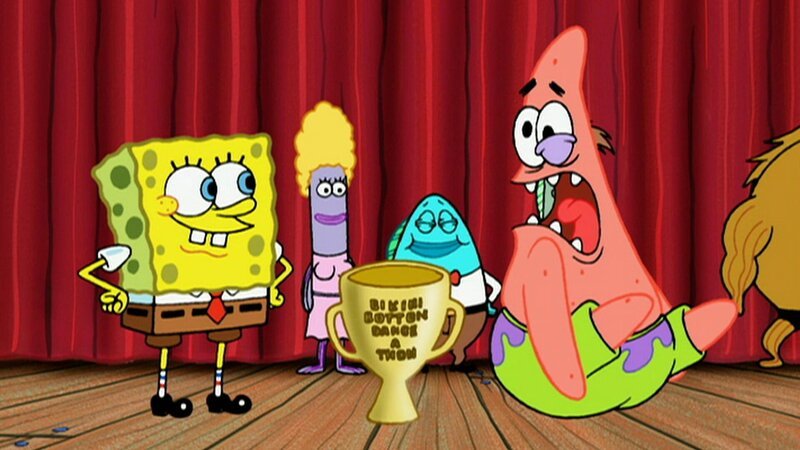 Vorne, l-r: SpongeBob, Patrick – Bild: ViacomCBS