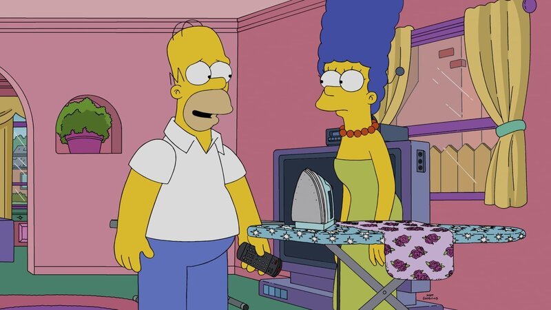 Gerade wegen des strikten Alkoholverbotes unterstützt Marge (r.) ihren Homer (l.) bei seinem neuen Job als Duffman … – Bild: 2014 Twentieth Century Fox Film Corporation. All rights reserved. Lizenzbild frei