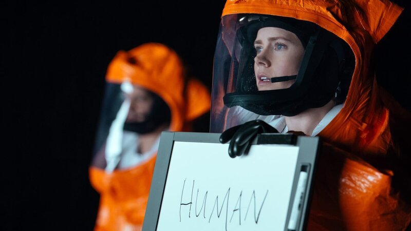 Arrival Sie stellen sich den Aliens vor: Amy Adams als Louise Banks, Jeremy Renner als Ian Donnelly Copyright: SRF/​2016 Xenolinguistics, LLC. – Bild: SRF/​2016 Xenolinguistics