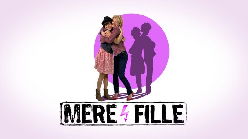 De retour de séminaire en Mongolie, Isabelle a rapporté en cadeau à sa fille, une veste en mouglon sauvage. – Bild: Disney Channel