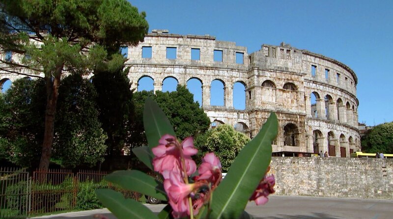 Blick auf das römische Amphitheater in Pula in Istrien. – Bild: ZDF und HR.