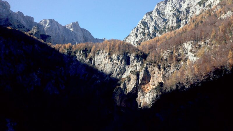 Rinka-Wasserfall im slowenischen Logartal. – Bild: ORF/​ORF III/​Leopold Fuchs