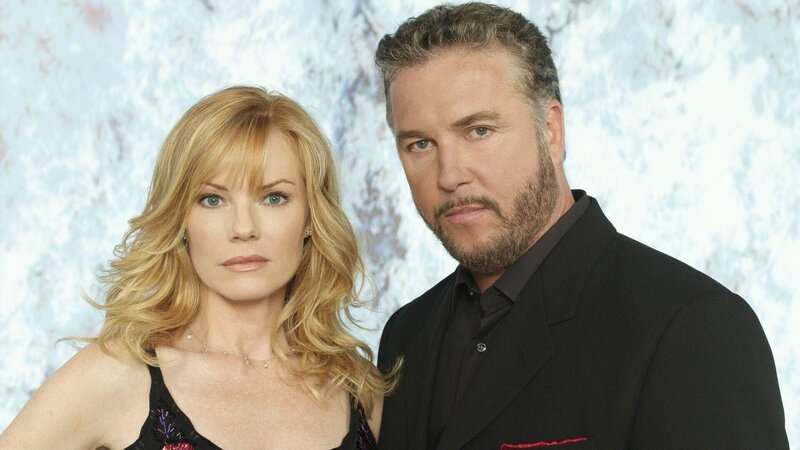 Catherine Willows (Marg Helgenberger) und Gil Grissom (William Petersen) – Bild: TVNOW /​ CBS