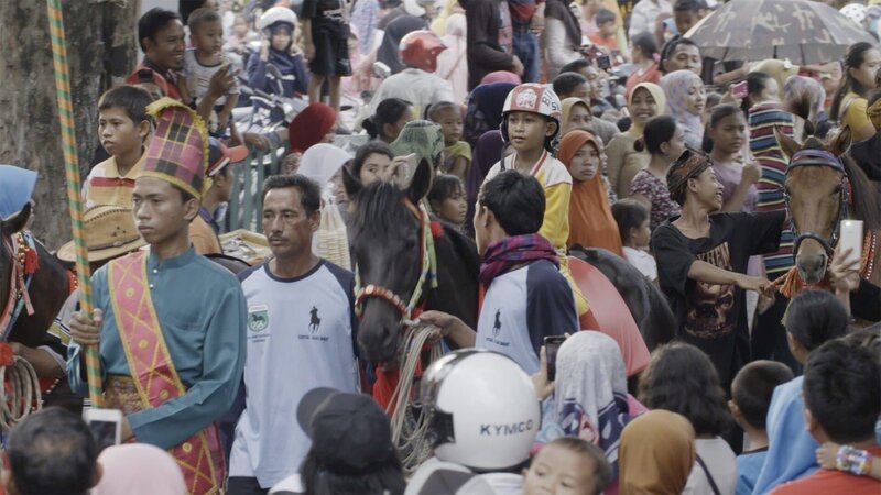 Umzug – Bild: GEO Television