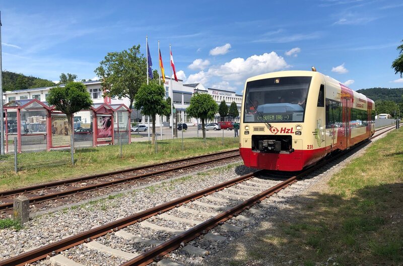 Stockach: Rund 70 Jahre gab es hier keinen fahrplanmäßigen Personenzugverkehr nach Mengen mehr. – Bild: SWR/​Alexander Schweitzer