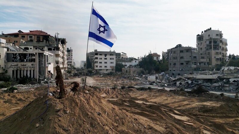 Weite Teile des Gazastreifens liegen in Schutt und Asche. Die Kritik an Israels Vorgehen nach dem Hamas-Massaker vom 7. Oktober nimmt zu, auch im Land selbst. – Bild: ORF