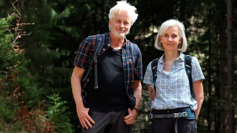 Werner Schmidbauer und Ursula Münch auf dem 1.172 Meter hohen „Hornburg“ bei Schwangau. – Bild: BR/​Werner Schmidbauer