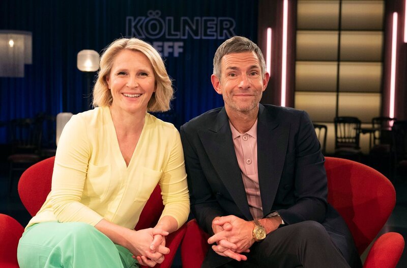 Die Moderatoren Susan Link und Micky Beisenherz (r). – Bild: WDR/​Melanie Grande