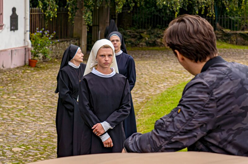 Da hilft nur beten! – Bild: ARD Degeto/​Thomas Neumeier