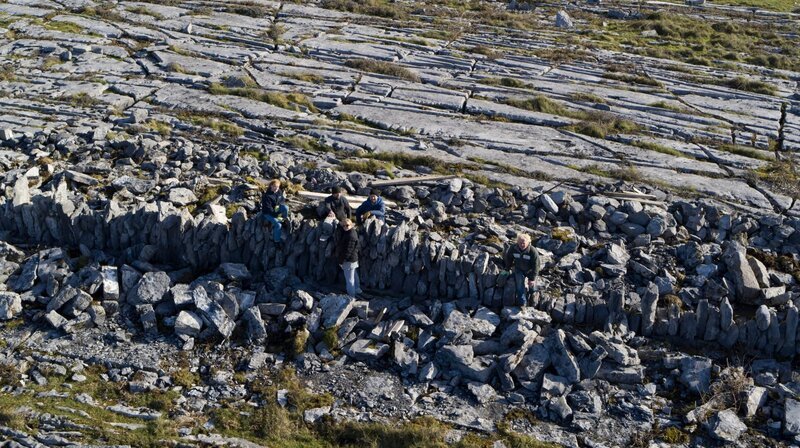 Steinmauern auf der Insel Inis Oirr. (National Geographic) – Bild: Copyright © The National Geographic Channel.