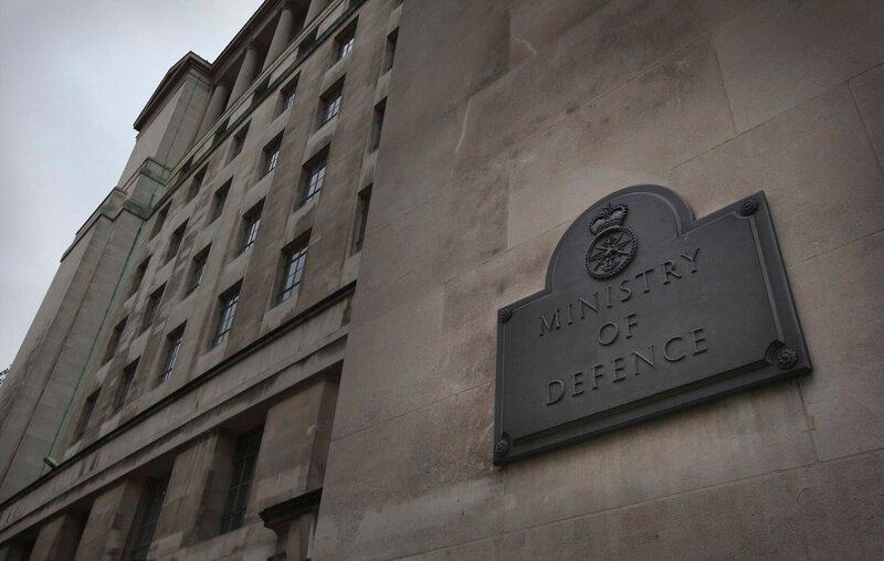 The Ministry of Defence on October 13, 2010 in London, England. Government departments are braced for budget cuts when Chancellor of the Exchequer George Osborne delivers the Comprehensive Spending Review on October 20, 2010. (Photo by Peter Macdiarmid/​Getty Images) – Bild: /​ 2010 Getty Images (C)A+E Networks HISTORY Photocredit Mandatory, Editorial Use Only, No Archive, No Resale/​Peter Macdiarmid/​Peter Macdiarmid