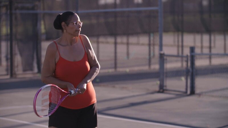 Annette plays tennis. – Bild: TLC /​ Discovery Communications