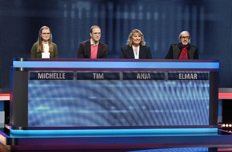 Die Kandidat:innen der Sendung (v.l.n.r. am Panel): Michelle Groß, Tim Hoferichter, Anja Bublitz, Elmar Hilgers. – Bild: ARD/​Uwe Ernst