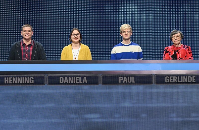 Die Kandidat:innen der Sendung (v.l.n.r.): Henning Bartuschat, Daniela Daus, Paul Jack und Gerlinde Menke. – Bild: ARD/​Uwe Ernst