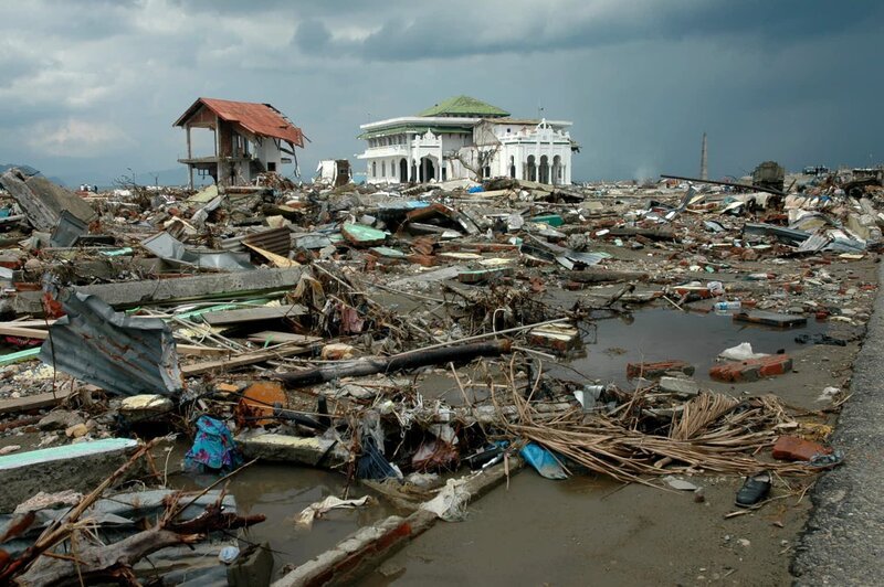 Natural Disaster of Earthquake and Tsunami in Indian Ocean 2004 – Bild: Shutterstock /​ Shutterstock /​ Copyright (c) 2018 Frans Delian/​Shutterstock. No use without permission. /​ Editorial Use Only.