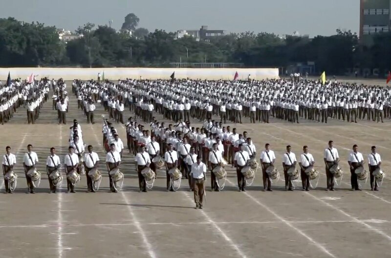 Indien - Hass als Ideologie – Bild: Babel Doc /​ Die Regierung von Narendra Modi, die seit 2014 an der Macht ist, markiert einen bedeutsamen Wendepunkt in der indischen Geschichte, da sie zu einem neuen Regime geführt hat, in dem ethnische Zugehörigkeit über allem steht.