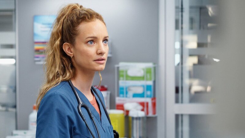 Transplant – Ein besonderer Notarzt Staffel 3 Folge 9 Fühlt sich wieder besser: Laurence Leboeuf als Magalie Leblanc Copyright: SRF/​NBC – Bild: SRF/​NBC