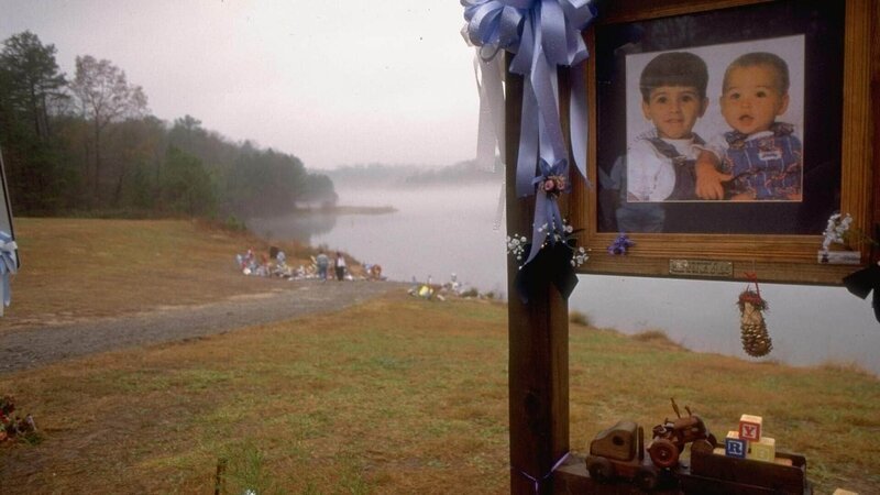 Der See, in dem die Kinder von Susan Vaughan Smith ertrunken sind. – Bild: MG RTL D