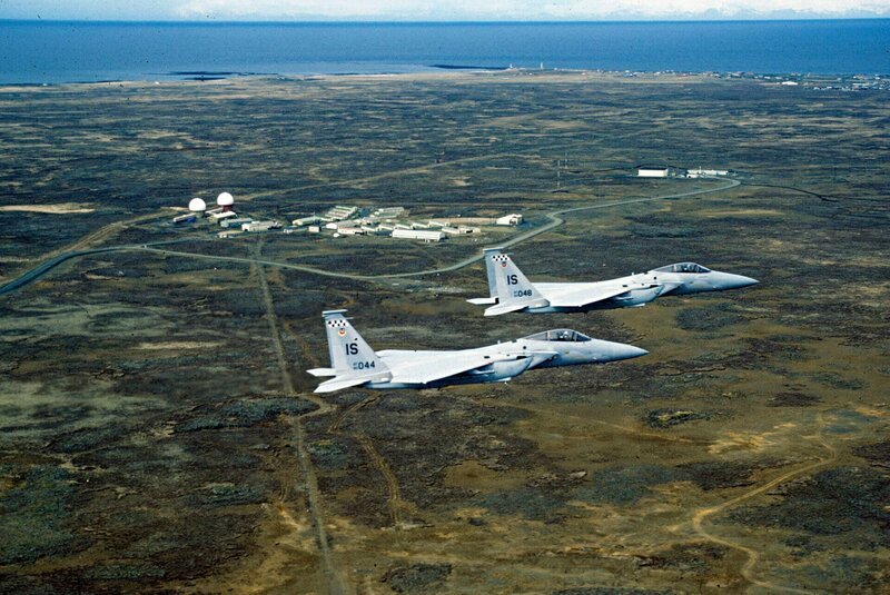 Iceland Cold War Frontier, Island – Frontlinie des Kalten Krieges 03-F15s_Over_Rockville-RGB 1990’s – Bild: US Military /​ THE HISTORY CHANNEL