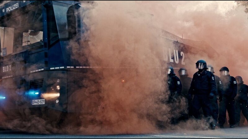 Bundespolizisten im Einsatz bei Demonstration. – Bild: RTL /​ Bundespolizei