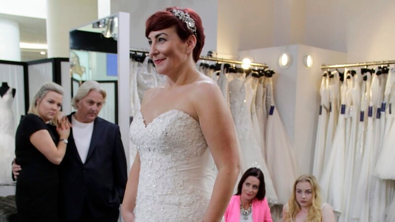 Say Yes To The Dress UK, Episode 19, Bride Amy D tries on dress with friends, family, David and Danielle. – Bild: Discovery Communications.