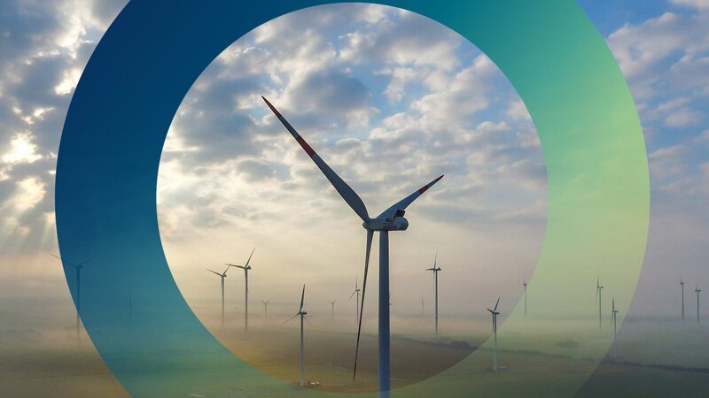 Der Ausbau der Windkraft ist ein zentraler Baustein des europäischen Green Deal, mit dem die EU das Ziel der Klimaneutralität erreichen will. – Bild: ZDF und Patrick Pleul dpa /​ ZDF./​Patrick Pleul dpa /​ ZDF