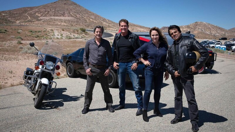 V.l.: Dirk Benedict, David Hasselhoff, Catherine Bach, Erik Estrada Die Verwendung des sendungsbezogenen Materials ist nur mit dem Hinweis und Verlinkung auf TVNOW gestattet. – Bild: TVNOW /​ ©2020 A&E Networks