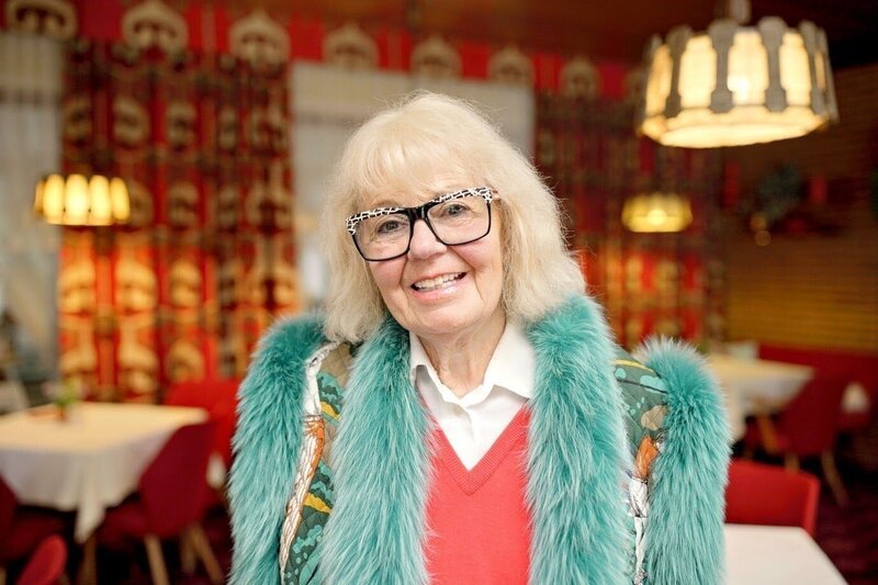 Ottilie Deitrich, Senior-Chefin des Parkhotels 1970 im Odenwald. – Bild: BR/​Labo M/​Labo M