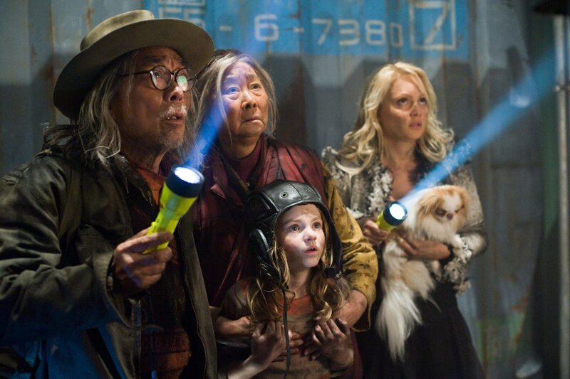 2012 - Das Ende der Welt – Bild: Dieses Bild darf ausschließlich nach Maßgabe der Allgemeinen Geschäftsbedingungen für die Presselounges der Sender der ProSiebenSat.1 Media SE (AGB) genutzt werden. Die in den AGB festgesetzten Rechteeinschränkungen sind unbedingt  …