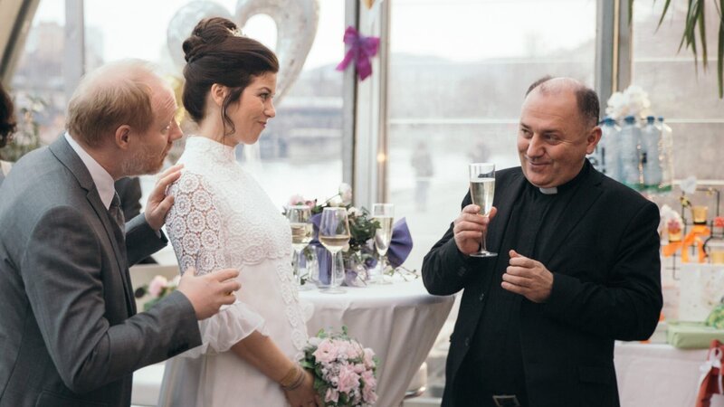 Womit haben wir das verdient? – Bild: ORF/​Mona Film/​Felipe Kolm