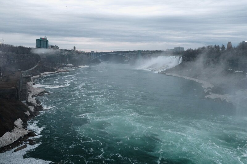 Profis am Limit Strom Kraftwerk an den Niagarafällen SRF/​Plaion – Bild: SRF2
