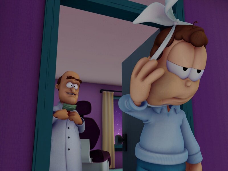 Während Jon bei seinem Zahnarzt malträtiert wird, hört Garfield im Fernsehen die Warnung vor einem gefährlichen Einbrecher namens „Der stille Jack“. – Bild: KiKA