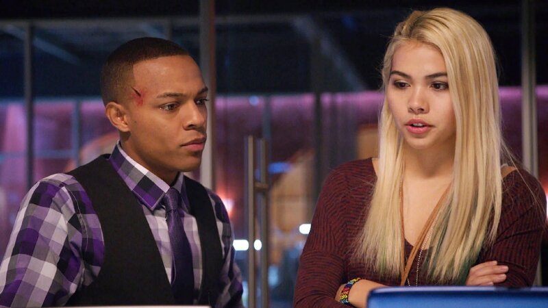 Brody Nelson (Shad Moss) und Raven Ramirez (Hayley Kiyoko) versuchen den Hacker zu finden, der Averys Patientenakten ins Internet gestellt hat. +++ – Bild: RTL /​ CBS