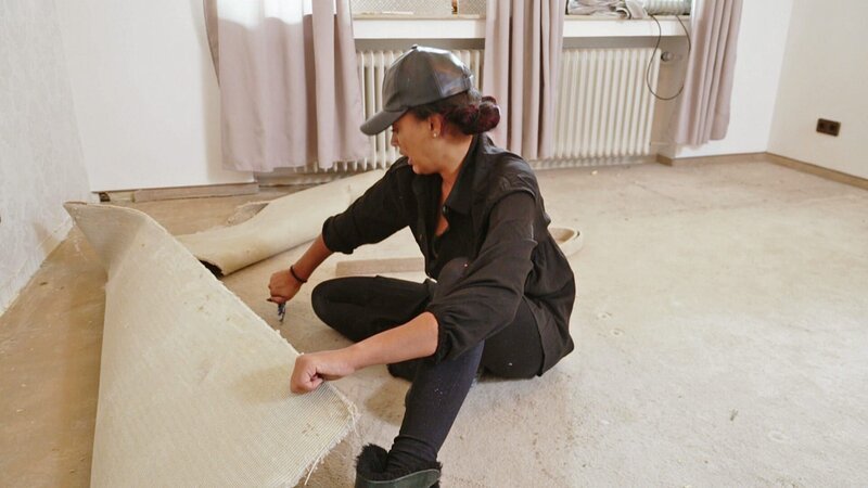 Sarah Joelle saniert das Haus ihrer Großeltern und ein Ende scheint nicht in Sicht.. – Bild: RTL Zwei