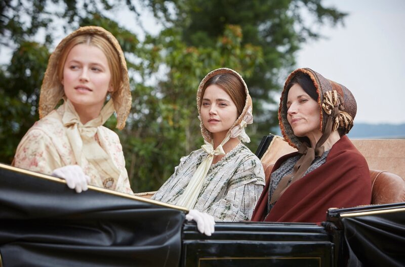 Picture shows: Duchess Monmouth played by Lilly Travers, Queen Victoria played by Jenna Coleman and Princess Feodora played by Kate Fleetwood – Bild: WDR/​Mammoth Screen Limited 2017/​ITV