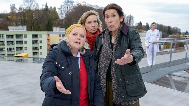 Von links: Maria (Brigitte Kren), Sabine (Martina Poel) und Julie (Adele Neuhauser) – Bild: RTL