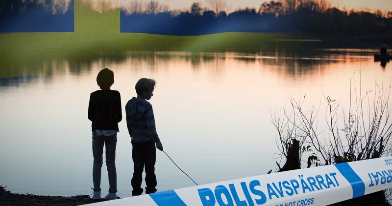 1998 wird der vierjährige Kevin H. ermordet aufgefunden. Zwei Jungs, Spielkameraden, werden von der Polizei verdächtigt, die Tat begangen zu haben. – Bild: ZDF und Tobias Lenz