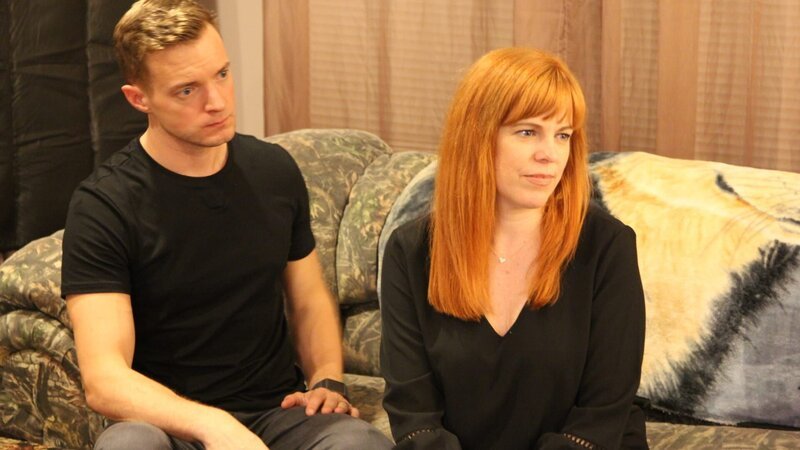 Adam Berry and Amy Bruni during a nighttime investigation at the Web family home, as seen on Travel Channel’s Kindred Spirits. – Bild: 2019, Travel Channel, L.L.C. All Rights Reserved.